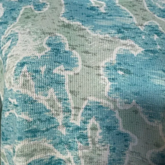 Before + Again Sundance Blue Floral Top light thermal material - Picture 2 of 7